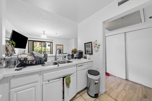 Detail Gallery Image 5 of 36 For 3980 Faircross Pl #11,  San Diego,  CA 92115 - 3 Beds | 2 Baths