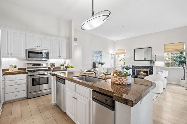 550 El Camino Real, Burlingame CA: https://media.crmls.org/mediaz/6b343d36-8c11-43cc-b41a-71ac3a92d3e1.jpg