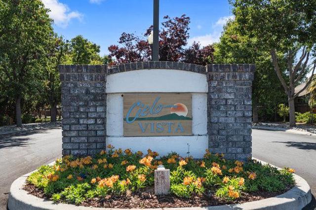 120 Tierra Del Sol, Hollister CA: https://media.crmls.org/mediaz/6b350d82-6ade-4747-8026-a31bb6d6eeba.jpg