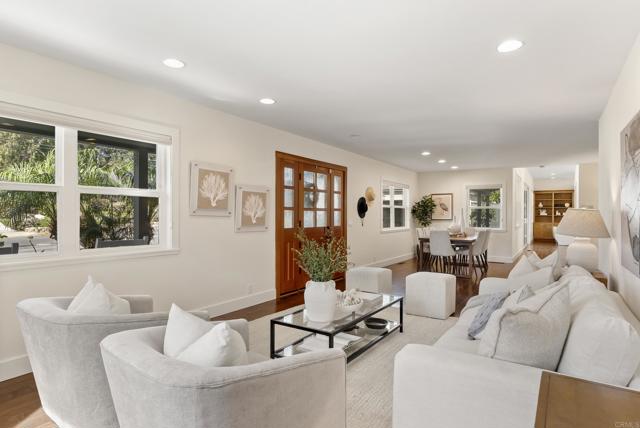 Detail Gallery Image 10 of 42 For 871 Tarento Dr, San Diego,  CA 92106 - 4 Beds | 3 Baths