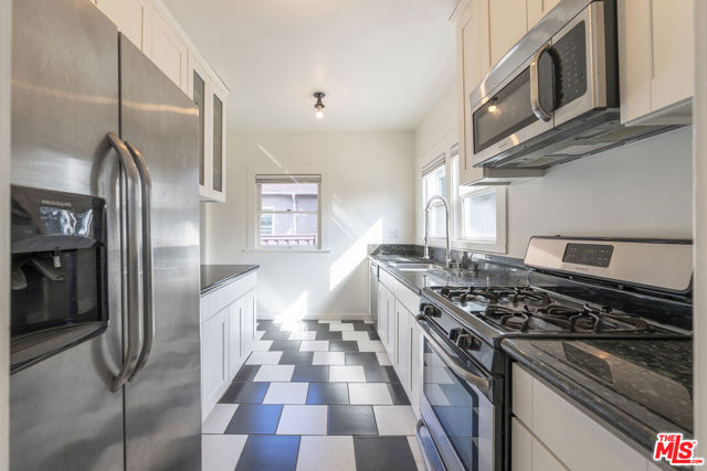669 W Sepulveda Street, San Pedro CA: https://media.crmls.org/mediaz/6b36331c-691a-4aae-a545-8c99e342bfc8.jpg