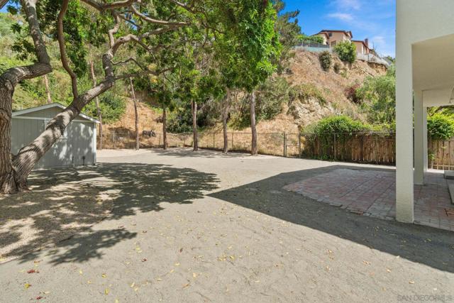2821 N Arroyo Drive, San Diego CA: https://media.crmls.org/mediaz/6b366418-34fa-46dc-87a4-2fe7fe52d1aa.jpg