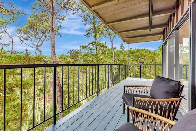 31 Del Mesa Carmel, Carmel CA: https://media.crmls.org/mediaz/6b36ae31-cc4f-48c4-bb68-d47e1a109d01.jpg