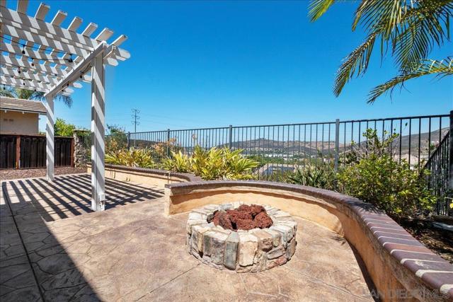 1850 Sheridan Way, San Marcos CA: https://media.crmls.org/mediaz/6b372fc8-0a67-48fc-9e1b-c0efeeb9bdd1.jpg