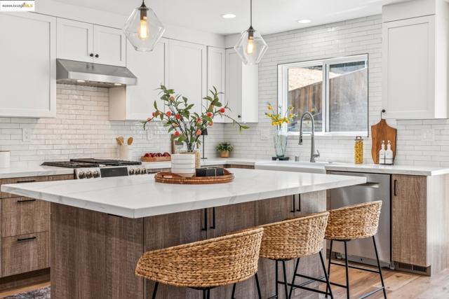 1051 Kaski Ln, Concord CA: https://media.crmls.org/mediaz/6b38c304-6eae-4950-8bf4-478a0939aecf.jpg
