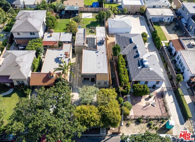 3000 Finch Street, Los Angeles CA: https://media.crmls.org/mediaz/6b391b67-e94b-4ae6-bcbb-be319b4bfb87.jpg