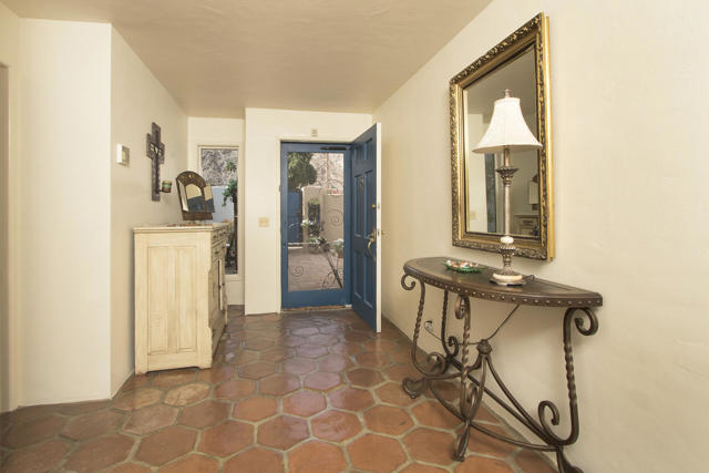 52404 Avenida Rubio, La Quinta CA: https://media.crmls.org/mediaz/6b3a073a-6620-495a-b227-9010a2b0eeee.jpg