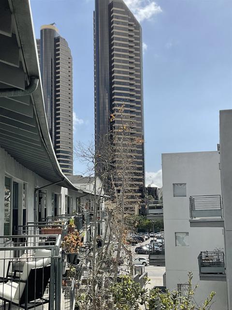 101 Market St., San Diego CA: https://media.crmls.org/mediaz/6b3a1deb-0fe7-412b-80ce-64af0e818cff.jpg