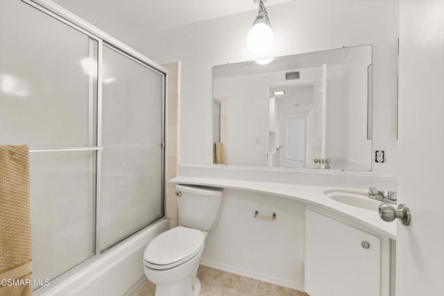 2385 N Justin Avenue, Simi Valley CA: https://media.crmls.org/mediaz/6b3a5bda-434b-42f2-ba6e-c9e0788d8c40.jpg