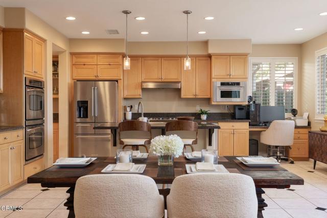 664 Corte Regalo, Camarillo CA: https://media.crmls.org/mediaz/6b3a5e7c-b5dd-40e7-8624-edfcf59cf50a.jpg