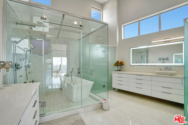 28405 Via Acero Street, Malibu CA: https://media.crmls.org/mediaz/6b3ba831-f676-4187-a9c6-4ae4d317bc5d.jpg