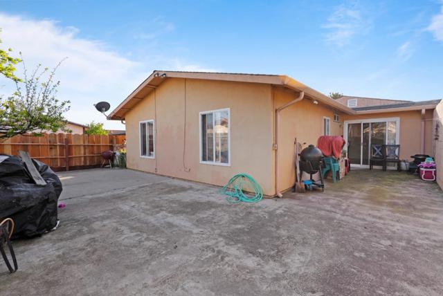 1780 Truckee, Salinas CA: https://media.crmls.org/mediaz/6b3c08f3-95f4-4e9e-ac68-9c7d20f9deb1.jpg