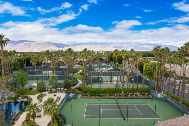 162 Lost River Drive, Palm Desert CA: https://media.crmls.org/mediaz/6b3c0a9d-a704-47aa-a9aa-349ec8682cd5.jpg