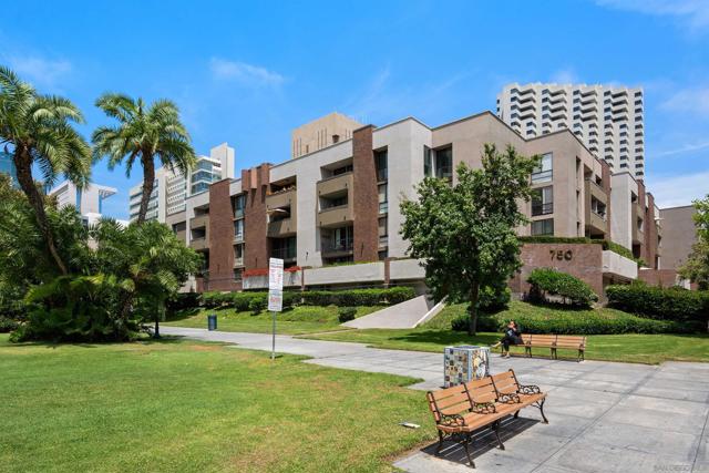 750 State St, San Diego CA: https://media.crmls.org/mediaz/6b3c4d95-ab66-43e4-95ff-84a2e90ca859.jpg