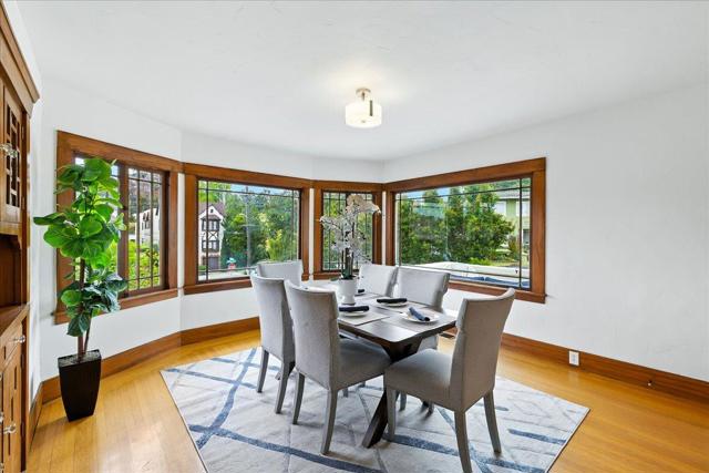 5555 Carlton Street, Oakland CA: https://media.crmls.org/mediaz/6b3c8e9e-eba7-4bb2-b014-845fe8b51e11.jpg