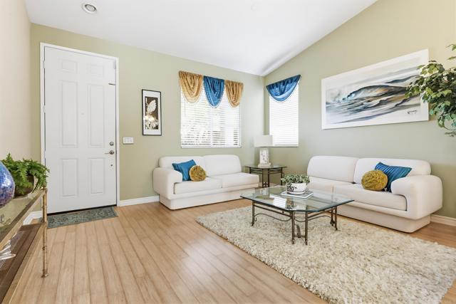 Detail Gallery Image 6 of 41 For 868 Panella Ct, Oceanside,  CA 92057 - 4 Beds | 2 Baths