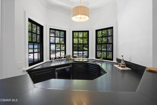 29270 Wagon Road, Agoura Hills CA: https://media.crmls.org/mediaz/6b3e053f-7a07-4e52-887d-6f42e8ce68dd.jpg