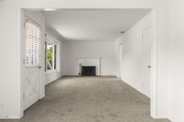 4226 Hitch Boulevard, Moorpark CA: https://media.crmls.org/mediaz/6b3e727d-98f0-48fe-ab12-766ab8e789d1.jpg