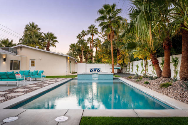 1125 E Sunny Dunes Road, Palm Springs CA: https://media.crmls.org/mediaz/6b3ee9c6-daf3-428b-9325-842cf4727b9a.jpg