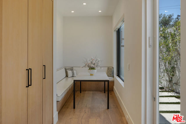 521 N Formosa Avenue, Los Angeles CA: https://media.crmls.org/mediaz/6b3f7143-a1de-4ad7-81f7-07694324c6f4.jpg