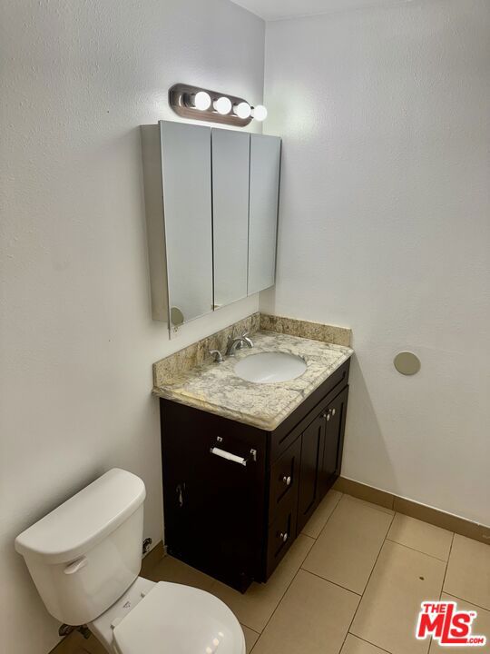 4115 W Century Boulevard, Inglewood CA: https://media.crmls.org/mediaz/6b3feab3-b7f2-49af-985c-10bb4f8b389b.jpg