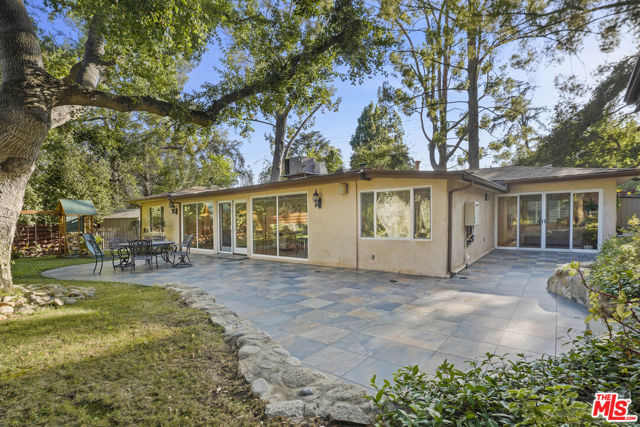2452 N Altadena Drive, Altadena CA: https://media.crmls.org/mediaz/6b3ff6ec-5428-493e-ae7b-3320fd4d931a.jpg