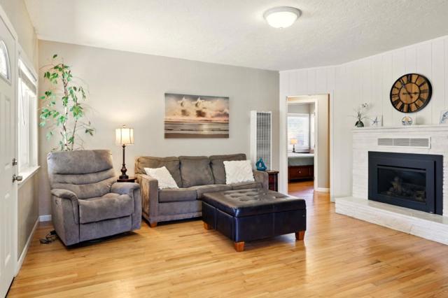 640 17th Avenue, Santa Cruz CA: https://media.crmls.org/mediaz/6b41037f-6d19-450d-b477-990322a17246.jpg