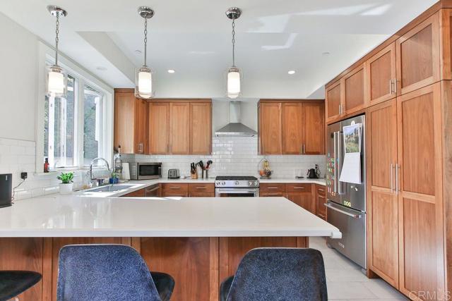 Detail Gallery Image 18 of 39 For 573 H, Coronado,  CA 92118 - 3 Beds | 3 Baths