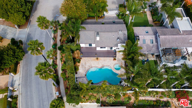 30630 Morning View Drive, Malibu CA: https://media.crmls.org/mediaz/6b412c7d-968e-4822-903b-536bf3c40cdd.jpg