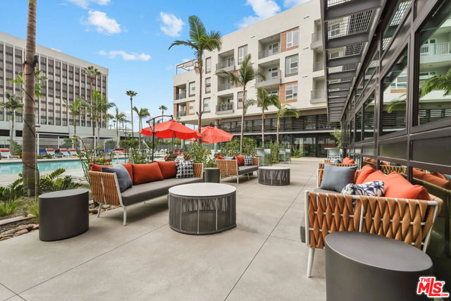 5075 Camino De La Siesta, San Diego CA: https://media.crmls.org/mediaz/6b418888-c892-460c-9661-66e814edbfc6.jpg