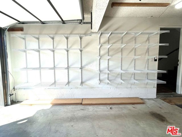 1141 17th Street, Santa Monica CA: https://media.crmls.org/mediaz/6b419b14-2c0b-4a03-8bbe-a4c4232c22e2.jpg