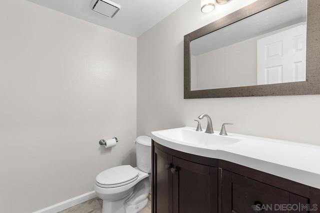 4041 Tynebourne Cir, San Diego CA: https://media.crmls.org/mediaz/6b41d4c0-96c0-430e-a592-7cf4ca6d5da0.jpg
