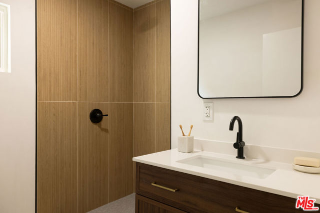 1336 Armadale Avenue, Los Angeles CA: https://media.crmls.org/mediaz/6b42d200-b128-4b42-8b1e-ecfaba6ba3d9.jpg
