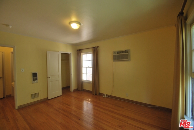 325 PALM Drive, Beverly Hills CA: https://media.crmls.org/mediaz/6b42ff75-b65d-4370-a349-29f494f4de34.jpg