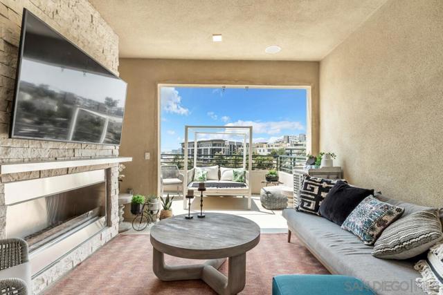 2460 Community Lane, San Diego CA: https://media.crmls.org/mediaz/6b431e80-7c3a-4622-a830-434a4d59b5c3.jpg