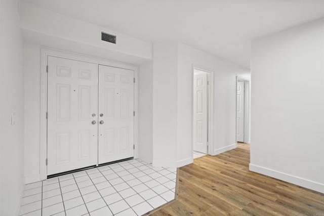 Detail Gallery Image 4 of 54 For 1065 S Hanlon Way, Anaheim Hills,  CA 92808 - 5 Beds | 3/1 Baths