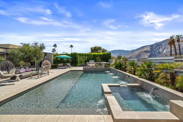 427 N Avenida Caballeros, Palm Springs CA: https://media.crmls.org/mediaz/6b43fcc7-644c-4eed-8eaf-21c2cbb86b29.jpg
