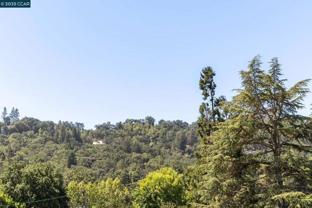 https://media.crmls.org/mediaz/6b446ec9-506f-4fa5-9cfd-0cccc11479ff.jpg?preset=X-Large