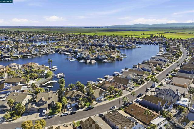 1963 Windward Pt, Discovery Bay CA: https://media.crmls.org/mediaz/6b449afd-fd9a-494c-86d6-4488a524d51f.jpg