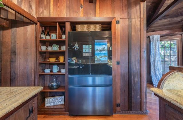 1034 Hillside Avenue, Pacific Grove CA: https://media.crmls.org/mediaz/6b44f257-ea56-4f2b-9820-179f251beb10.jpg