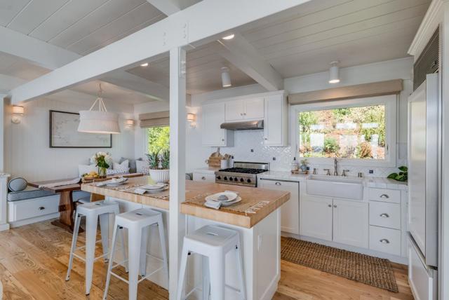 621 Beach Drive, Aptos CA: https://media.crmls.org/mediaz/6b455369-d3ff-4e0d-9261-820f28602e7a.jpg