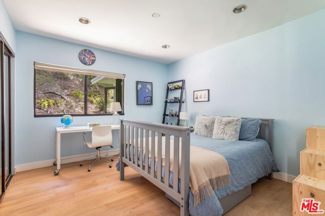 874 N Norman Place, Los Angeles CA: https://media.crmls.org/mediaz/6b4582e1-a626-415a-9528-5452e0b305c5.jpg