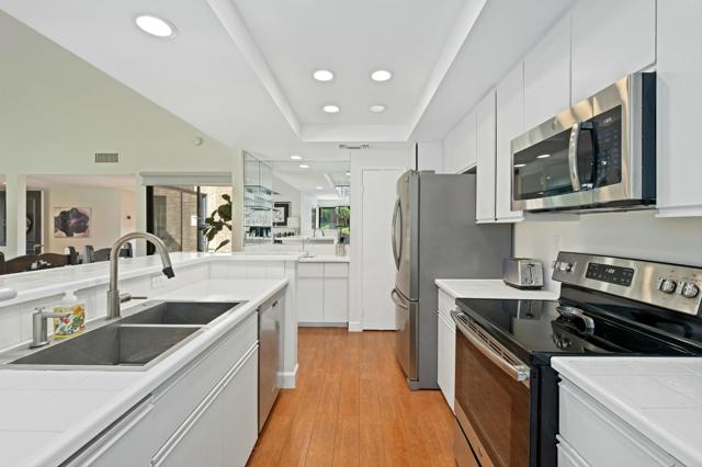 48629 Sundrop Court, Palm Desert CA: https://media.crmls.org/mediaz/6b459c34-12e0-484a-b574-4ba196077ed0.jpg
