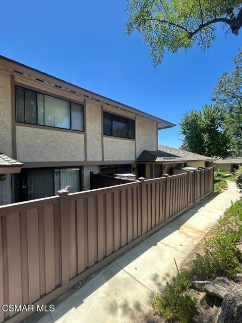28831 Oakpath Drive, Agoura Hills CA: https://media.crmls.org/mediaz/6b45de2c-56e9-4dd4-93c5-61ea6208835c.jpg
