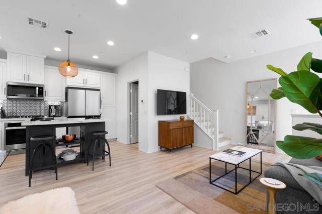 2445 Verano Way, Vista CA: https://media.crmls.org/mediaz/6b46349f-8c9a-4233-ad7b-2ea32dd9fead.jpg