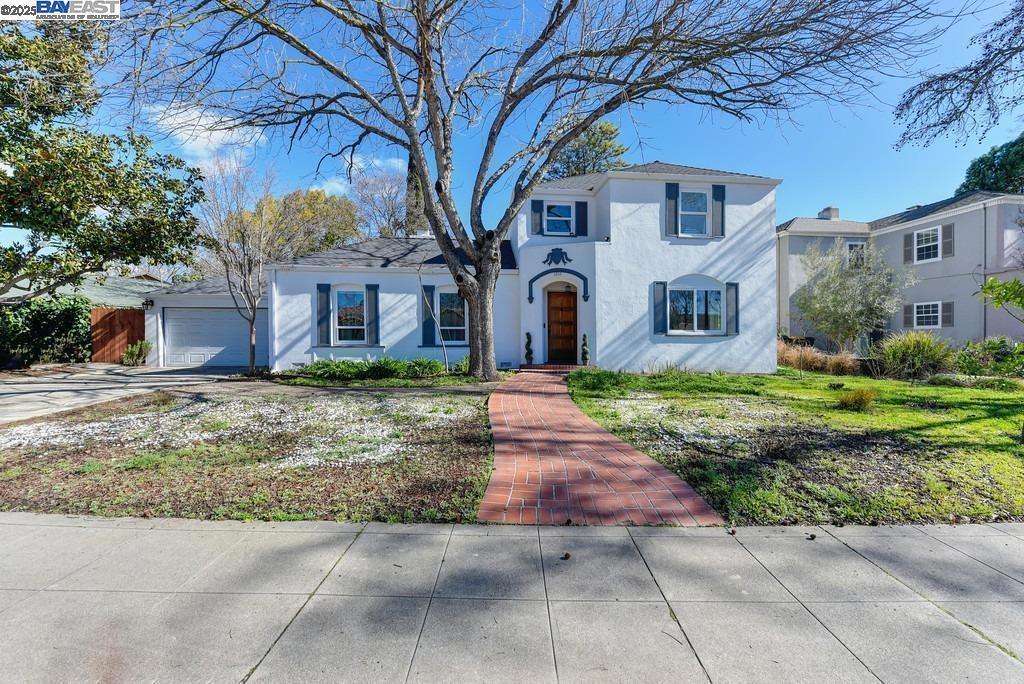 2232 Lakeside Ave