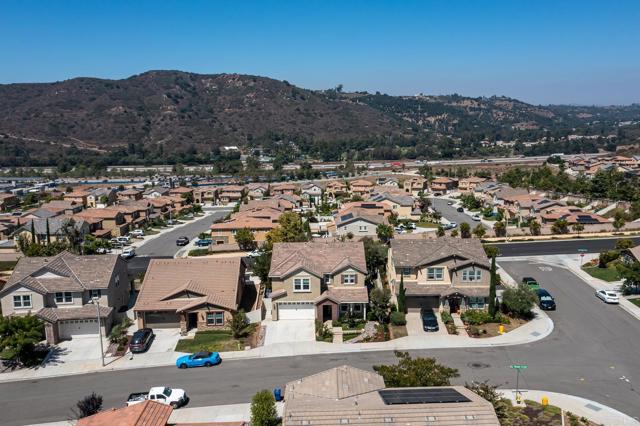 35788 Bay Morgan Lane, Fallbrook CA: https://media.crmls.org/mediaz/6b471780-832f-49cf-b3a1-848b7a26ffb7.jpg