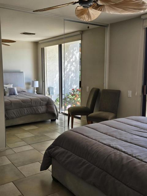 31 Stanford Drive, Rancho Mirage CA: https://media.crmls.org/mediaz/6b4789d8-8f8b-40ec-8928-33c3d8f2a72a.jpg