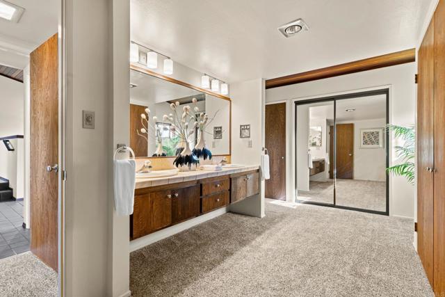 6960 Via Estrada, La Jolla CA: https://media.crmls.org/mediaz/6b47f10f-b957-41a3-bbaa-f7c385e1d384.jpg