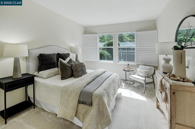 1860 Tice Creek, Walnut Creek CA: https://media.crmls.org/mediaz/6b498ac8-70cf-45c1-b1d6-3d81cdaa0ca7.jpg